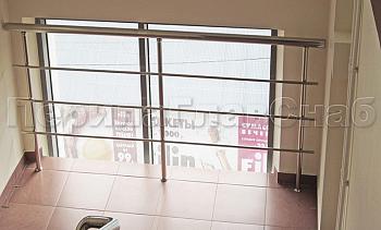 Межэтажное ограждение окна из нержавейки в Алматы. Готовые проекты ПерилаГлавСнаб