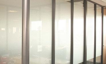 Перегородки из ПВХ и стекла - вариант 1 купить в Алматы