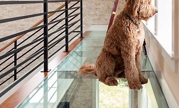 Стеклянный пол на площадке в частном доме в Алматы. Готовые проекты ПерилаГлавСнаб