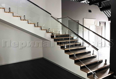 Стеклянные перила для колодезных лестниц купить в Алматы Стеклянные перила для колодезных лестниц купить в Алматы