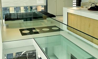 Стеклянные полы на кухне купить в Алматы