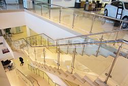 Стеклянные перила для лестниц в Алматы. Готовые проекты ПерилаГлавСнаб - фото 22